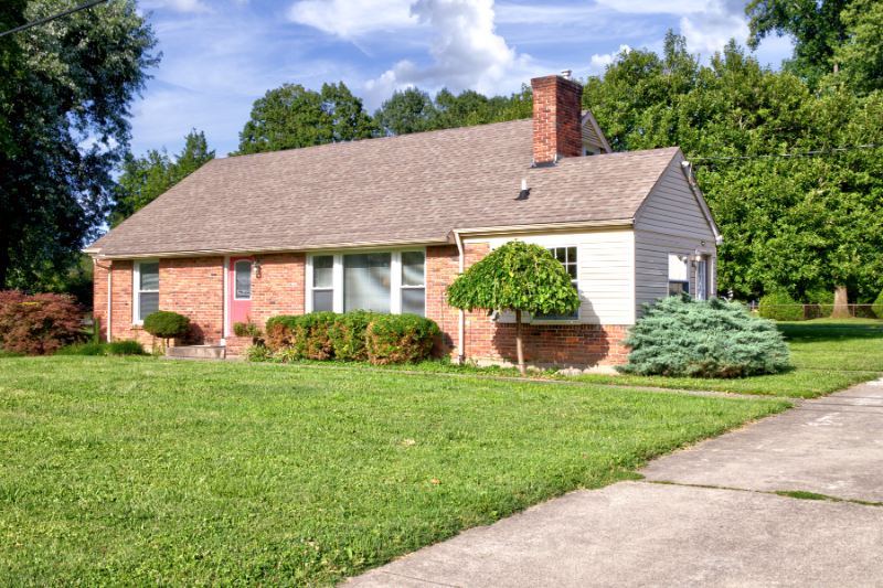 Louisville House: 8006 Watterson Trail