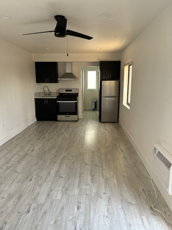 Las Vegas Apartment: 1410 s Casino Center Blvd