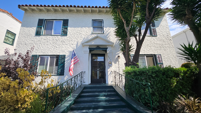 Beverly Hills Apartment: 228 S Tower Drive