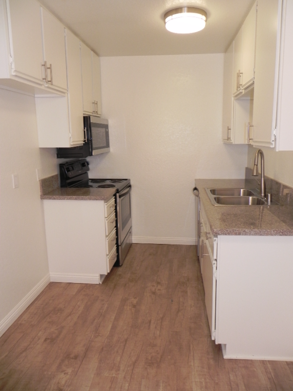 Garden Grove Apartment: 8602 Chapman Ave