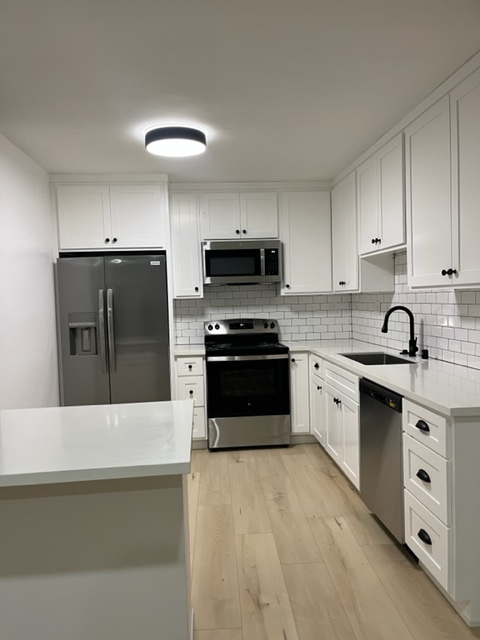 Los Angeles Apartment: 11698 Chenault St