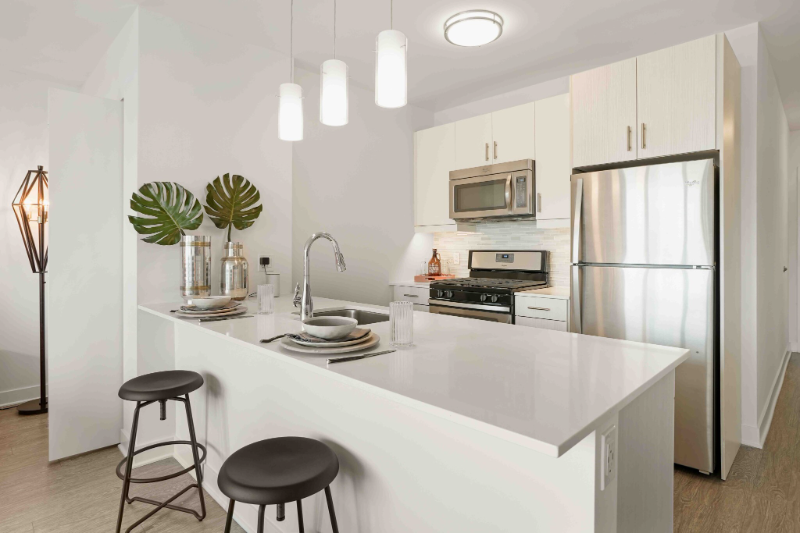 Chicago House: 11 E 9th St