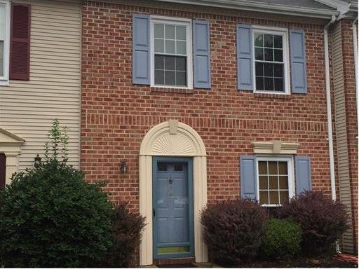 North Brunswick Townhome: 367 Hadleigh Ln