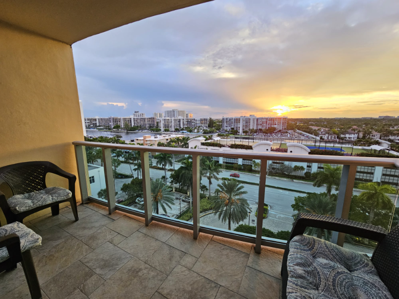 Hollywood Condo: 2501 S Ocean Dr