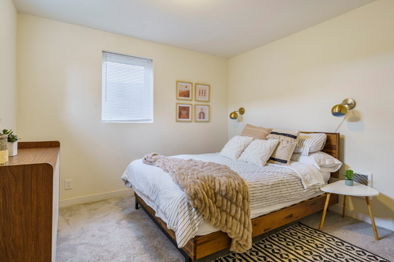 Portland House: 5506 NE Hoyt St