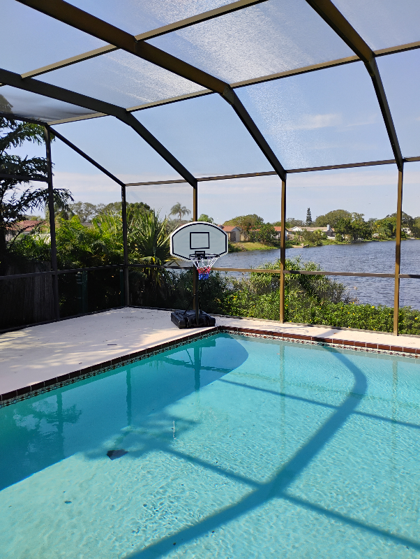 Holiday House: 2837 Blossom Lake Dr.