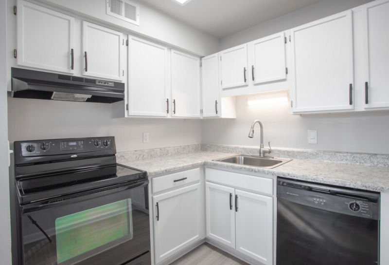 Newport News Apartment: 372 Beechmont Drive