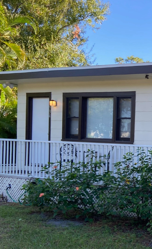 Fort Myers Apartment: 1934 Edison Ave