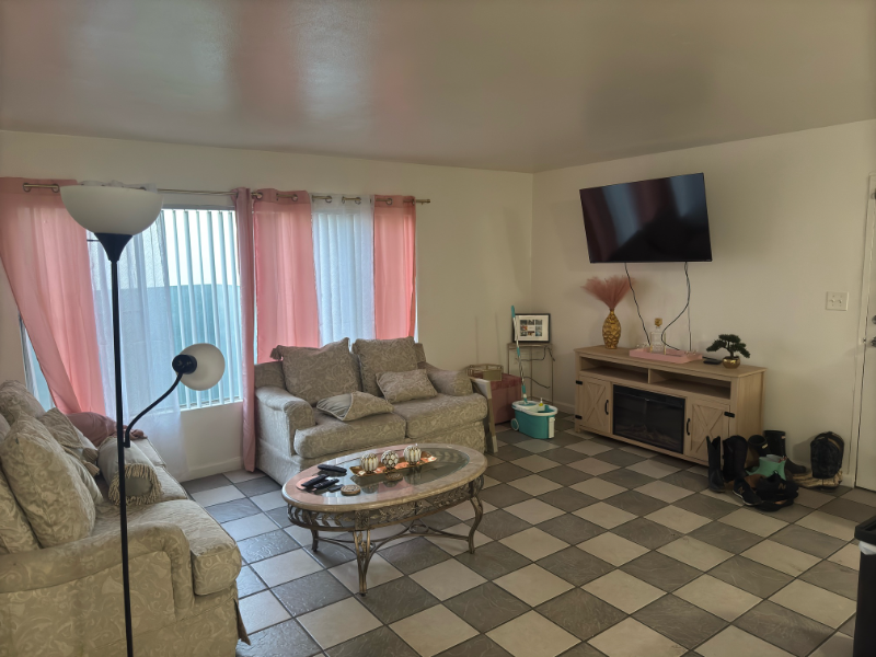 Stockton Apartment: 1025 N. Madison St. #2