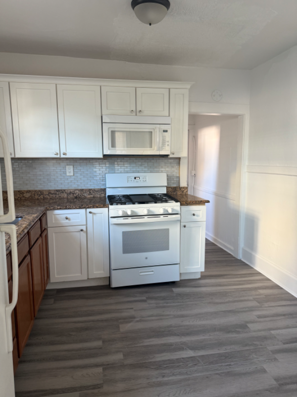 Daytona Beach Apartment: 19 S Hollywood Ave