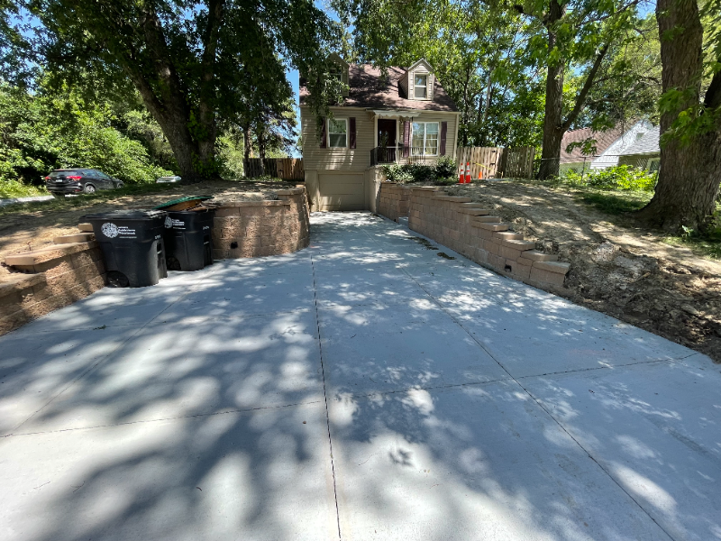 Omaha House: 1909 N 48th St