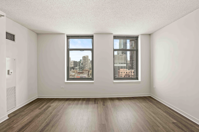 Chicago House: 400 N Jefferson St