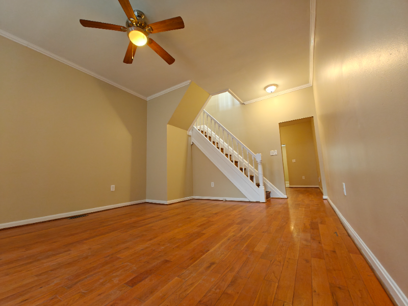 Baltimore Townhome: 400 E Lorraine Ave (Block)