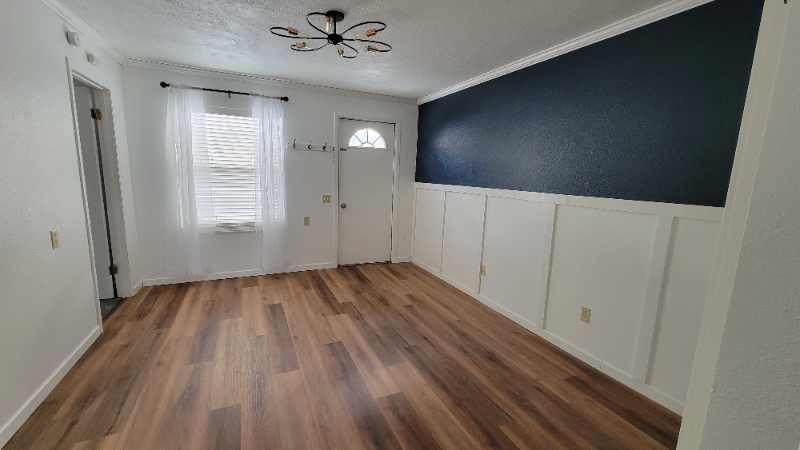 Moscow Apartment: 220 E D St