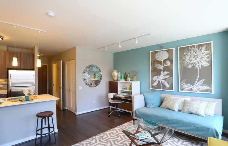 Chicago Condo: 357 W Hubbard St