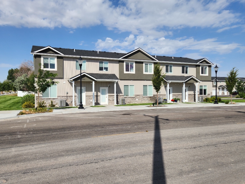 Chubbuck Apartment: 4755 Burley Dr