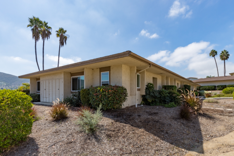 San Marcos Townhome: 1001 La Pluma Ct