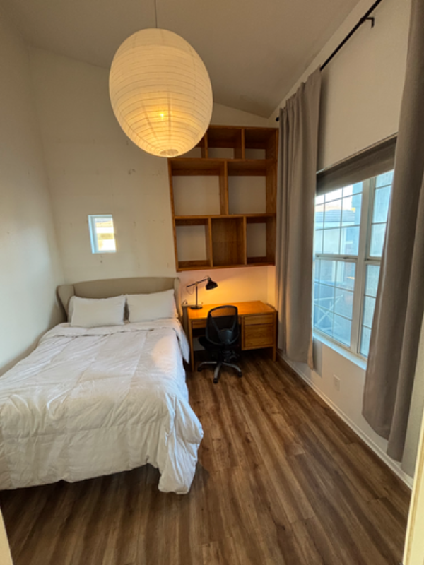 Lancaster House: 43233 Sawgrass Ln