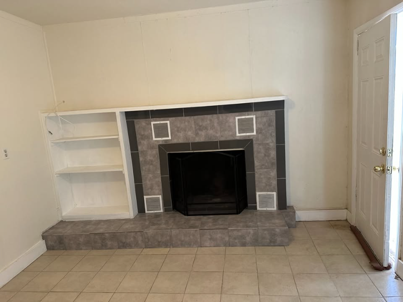 Barstow Apartment: 250 W Williams St