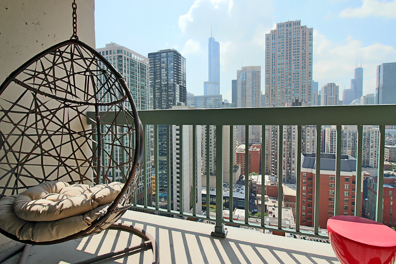 Chicago Apartment: 75 W. Superior St