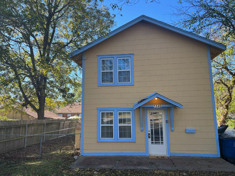 Tulsa House: 1140 S College Ave