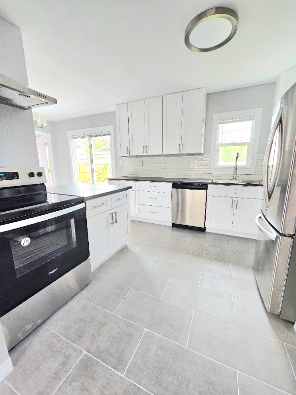 Saint Petersburg House: 5301 17th St N