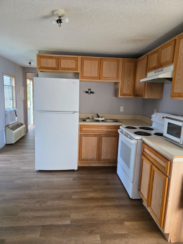 Buras Other: 128 Ave B.