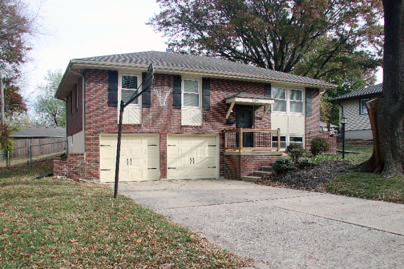 Blue Springs Other: 106 N 1st St