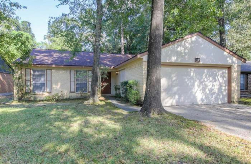 Spring House: 10 N Circlewood Gln