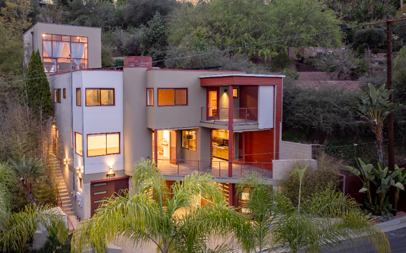 Los Angeles House: 2222 Bancroft Ave