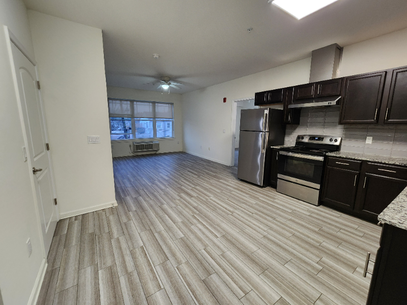 Somerset Apartment: 510 Hamilton St