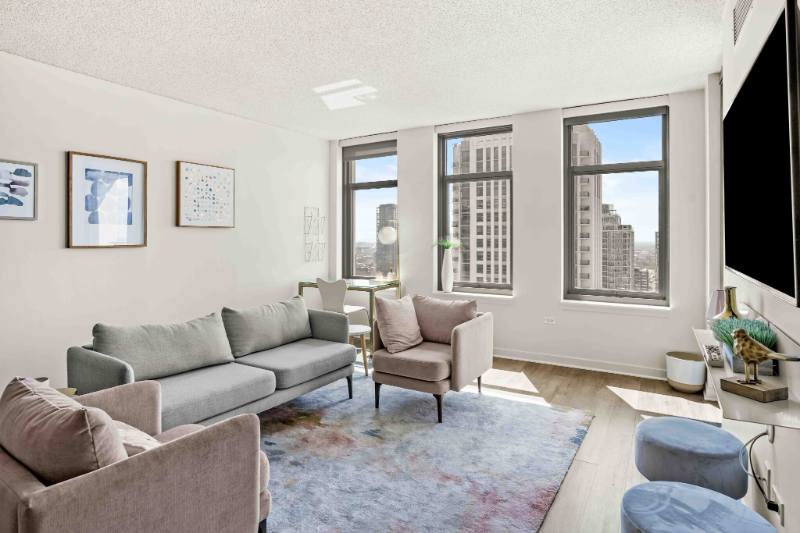 Chicago House: 549 N Kinzie St