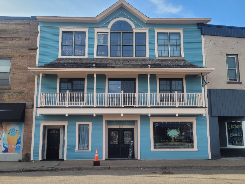 Braham House: 112 Main St S