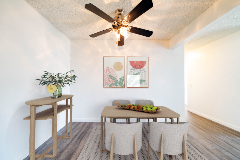 Vista Multiplex: 800 E. Bobier Dr.