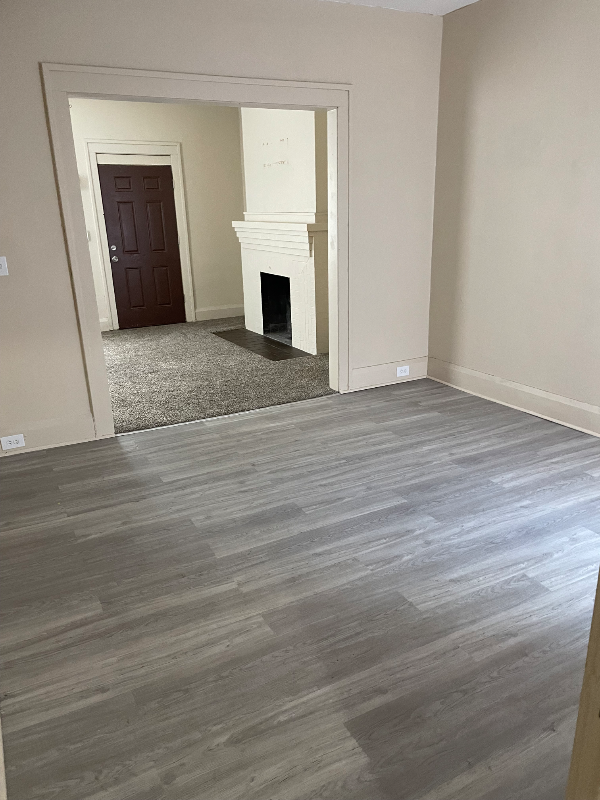 Niles Apartment: 334 Robbins Ave