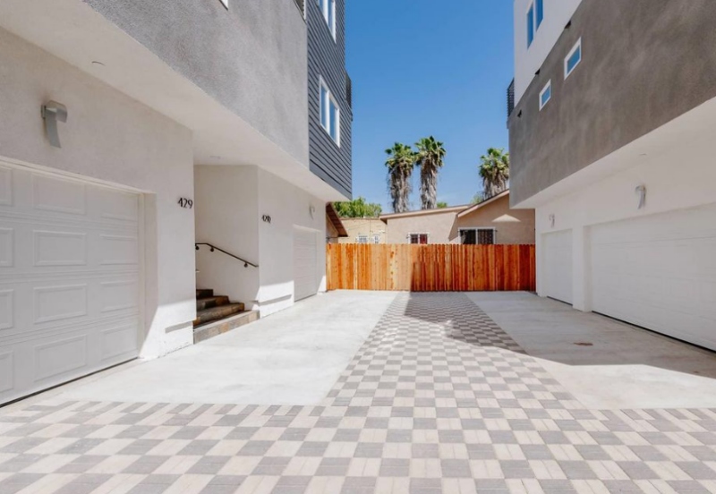 Los Angeles Townhome: 427 N Heliotrope Dr.