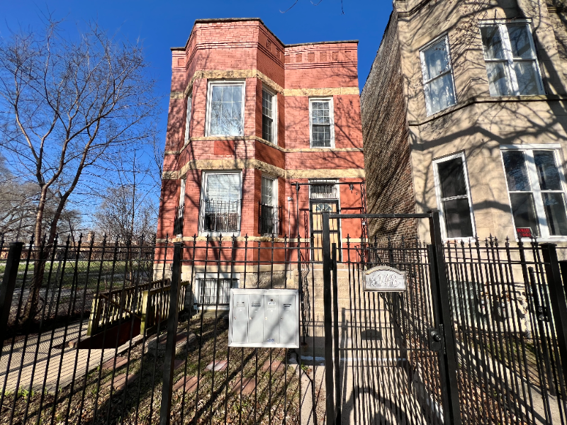 Chicago Apartment: 6148 S May St