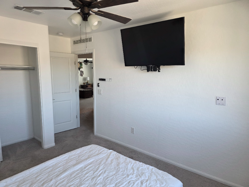 North Las Vegas House: 6914 Feather Hill St