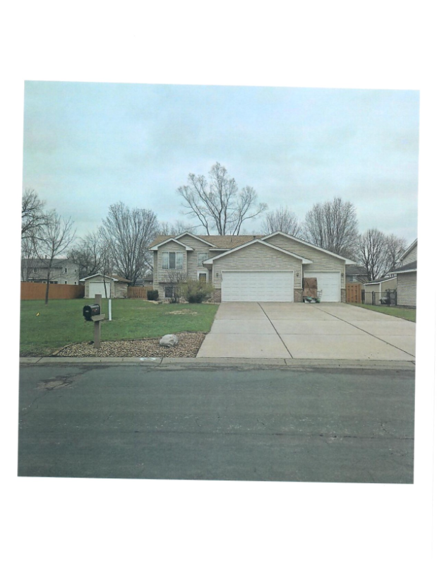 Coon Rapids House: 12233 Quinn St NW