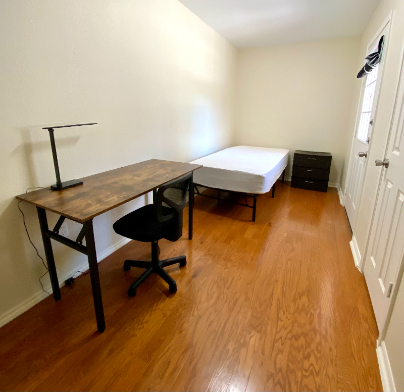 Houston House: 3503 Rosedale St