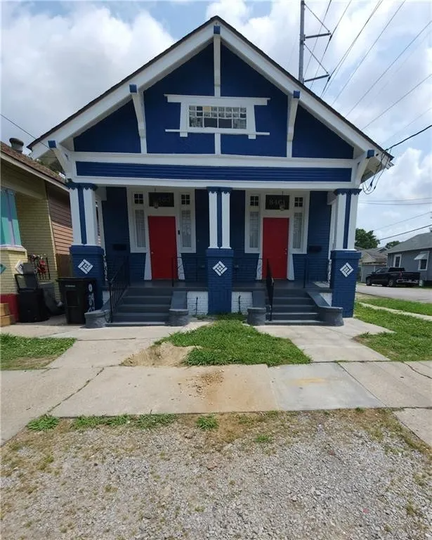 New Orleans House: 8403 Apricot St