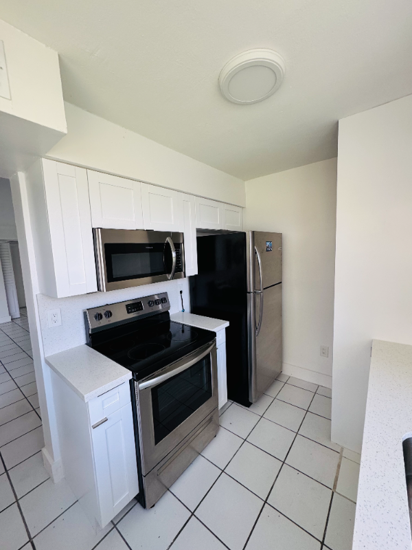Homestead Condo: 1021 Adams Avenue 1021F