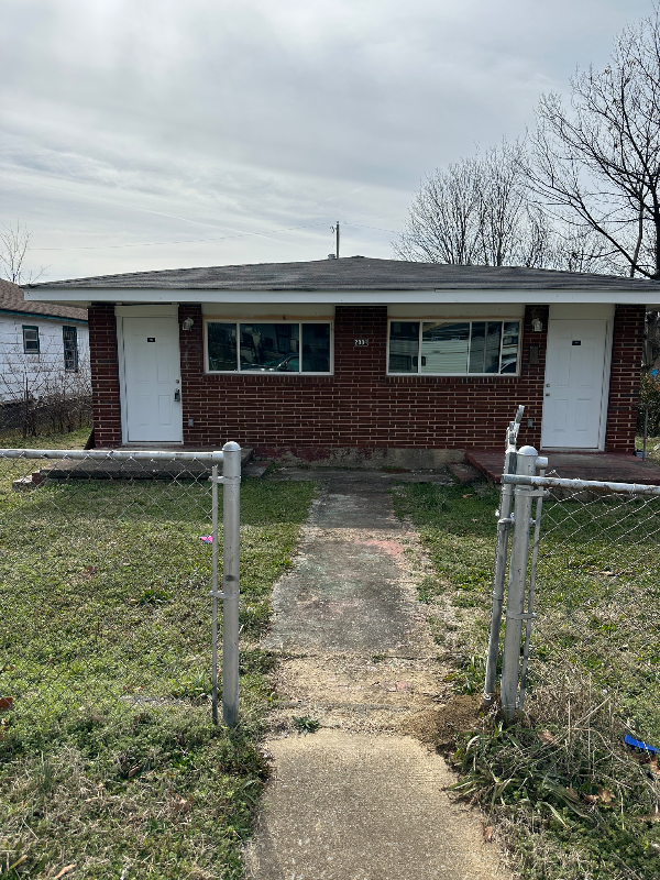 Chattanooga Multiplex: 2004 Garfield St. Unit 101