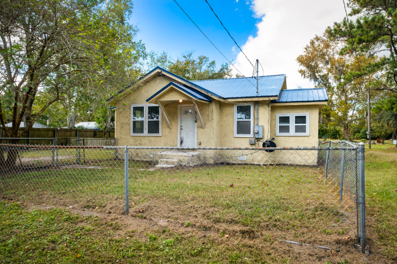 Jacksonville House: 12716 Gilespie Ave