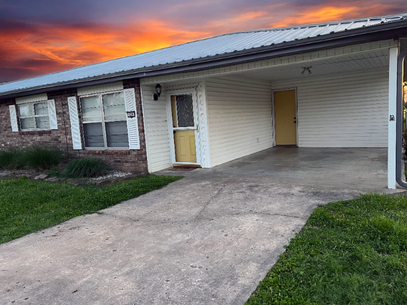 Rogers Multiplex: 628/630 S 21st St