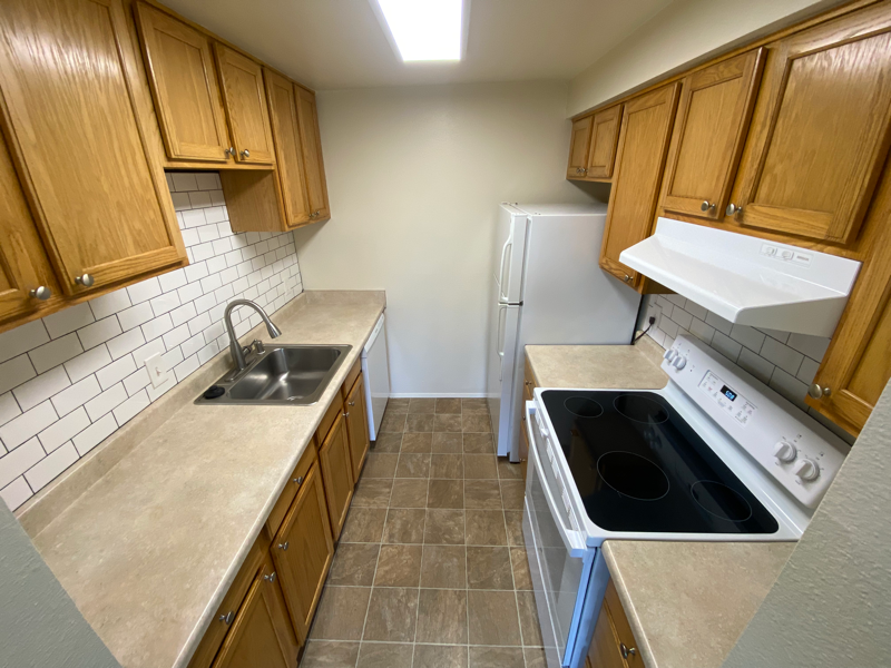 Seattle Apartment: 13716 15th AVE NE