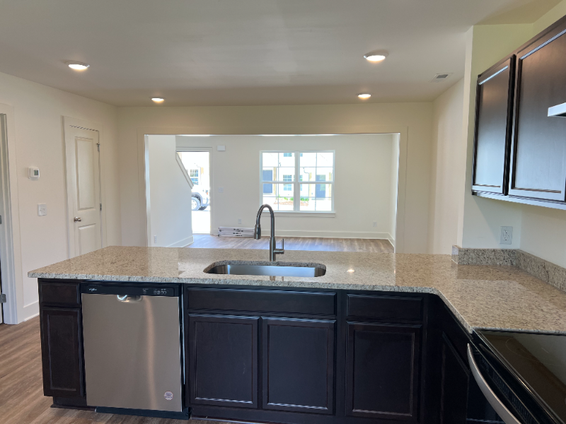 Woodbury Townhome: 77 Jacksons Lane