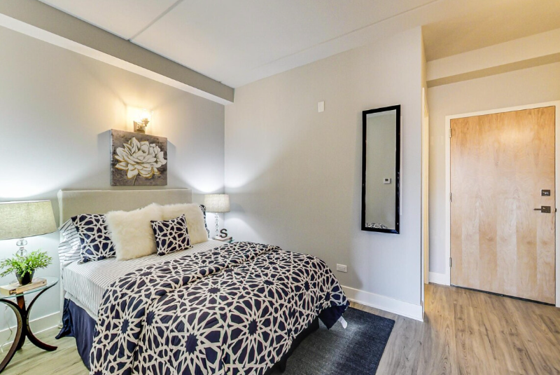 Chicago Condo: 311 W Division St