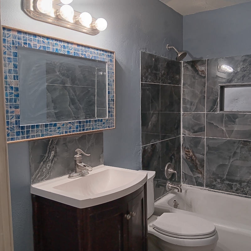 Roswell House: 630 east 6th st