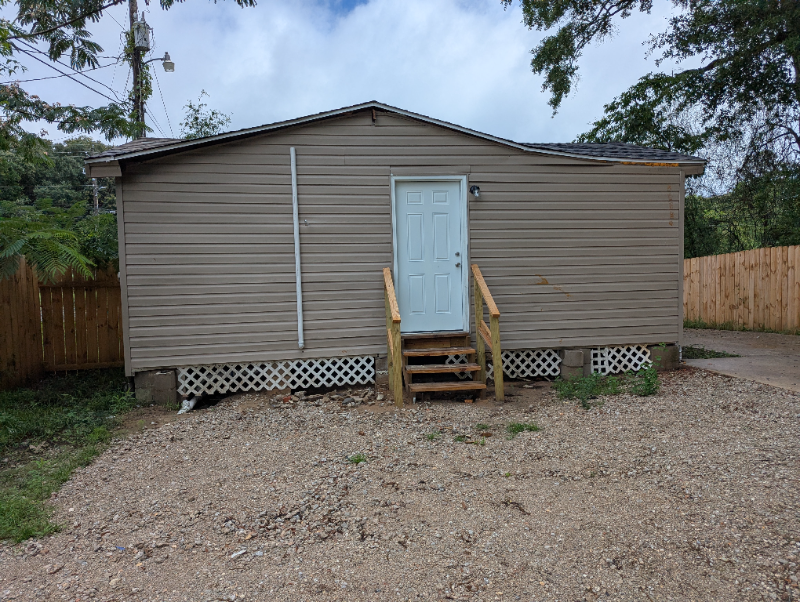 Mobile House: 7485 old shell rd